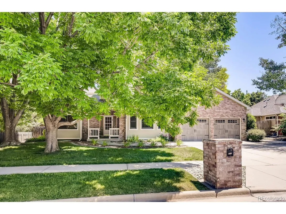 Photo of 2000 Emerald Dr