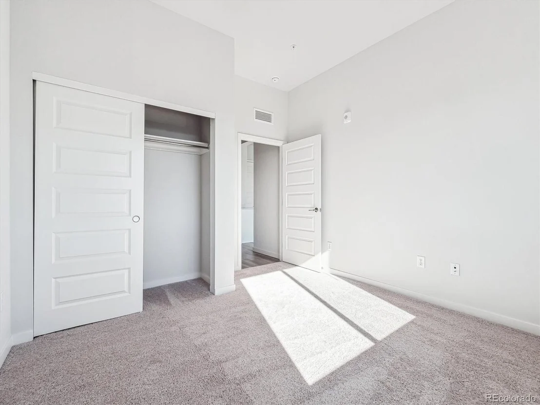 Photo of Unit 1410 at 487 Interlocken Blvd