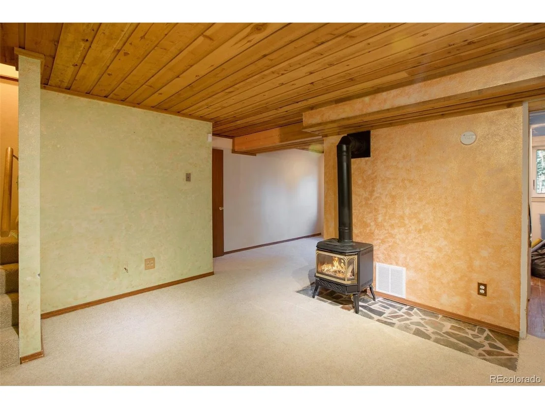 Photo of 635 Ridge Dr