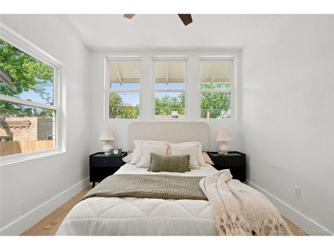 Photo of 625 Cook St