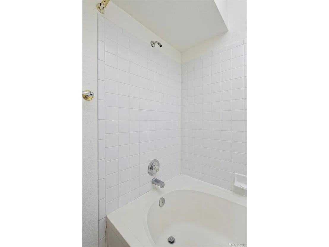 Photo of 372 Oak Ln