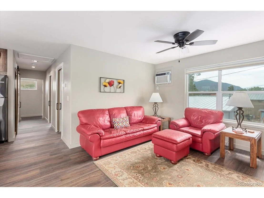 Photo of 539 W 2nd St