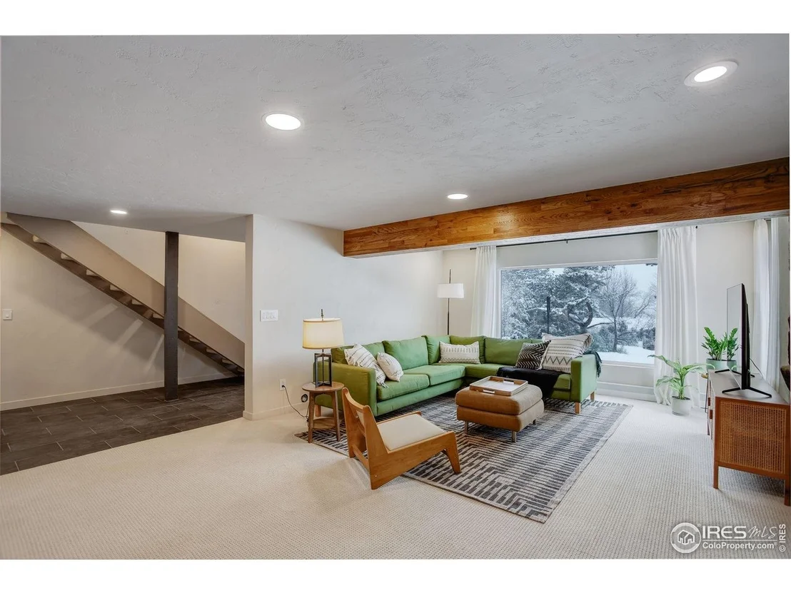 Photo of 1048 Westview Dr