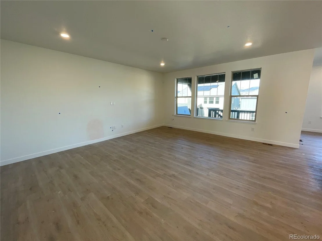 Photo of 15653 W Floyd Ave