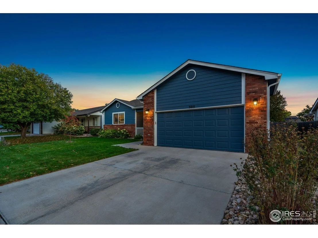 Photo of 305 Amber Dr