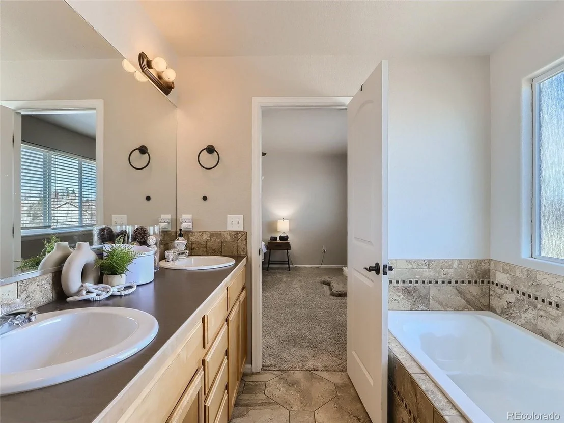 Photo of 307 Honeysuckle Way