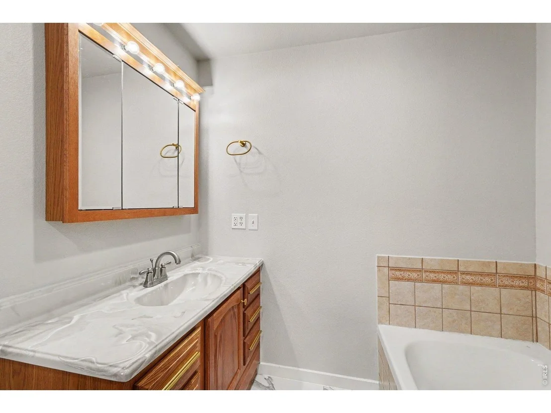 Photo of 222 Maple Ave
