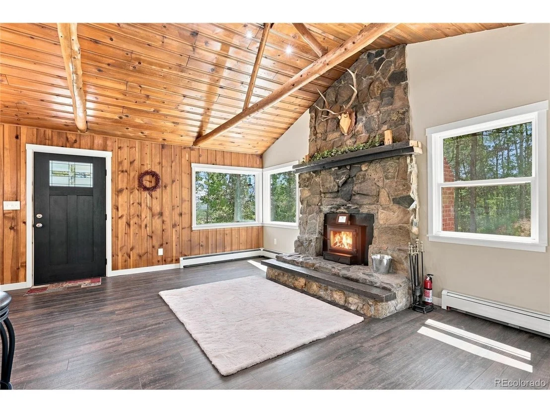 Photo of 356 Gold Rd