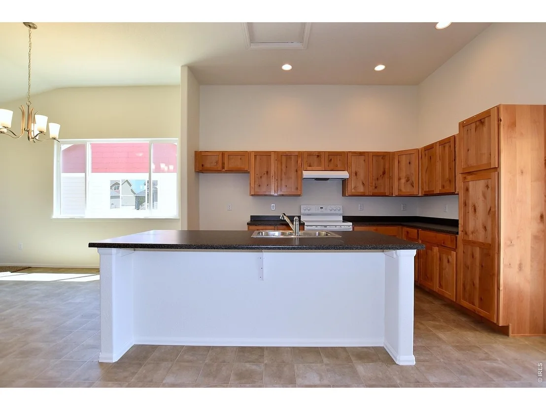 Photo of 2379 Jasmine Ln