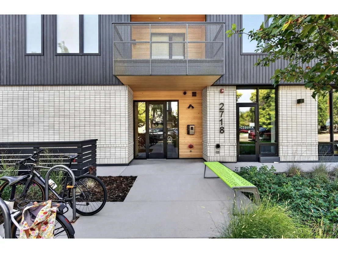 Photo of Unit 205 at 2718 Pine St