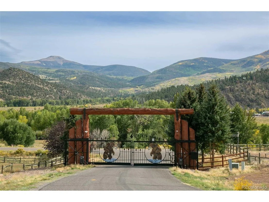Photo of 963 Bear Creek Cir