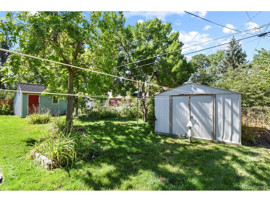 Photo of 831 Troy St