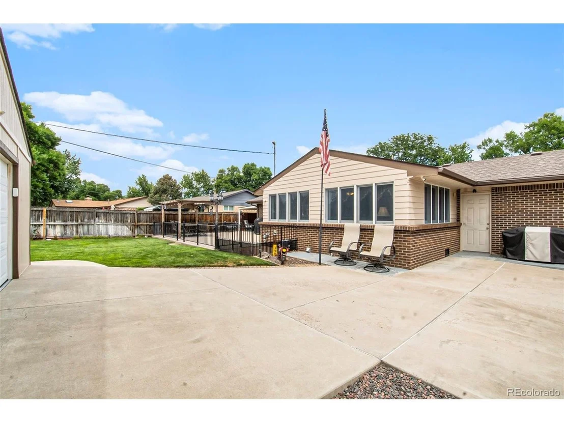 Photo of 5950 W Colgate Pl