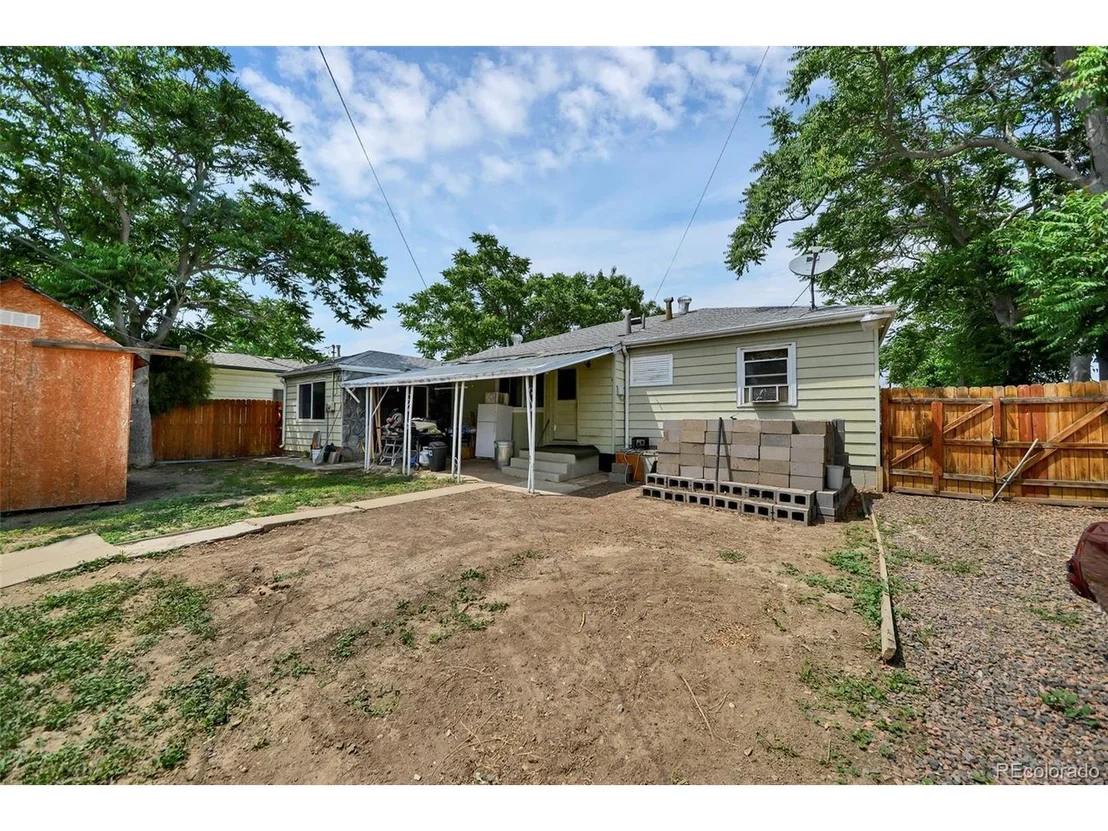 Photo of 2180 Hoyt Dr