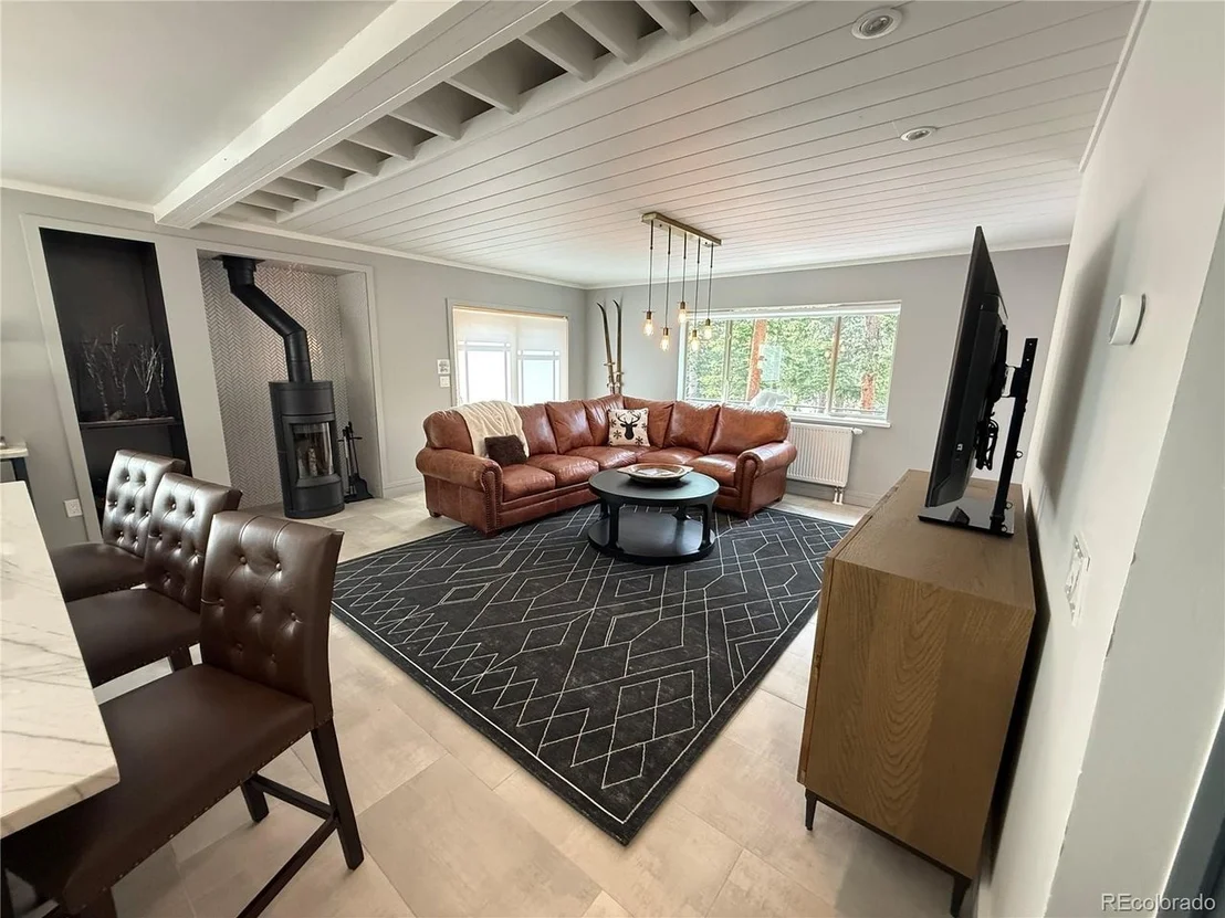 Photo of 592 Brook Dr