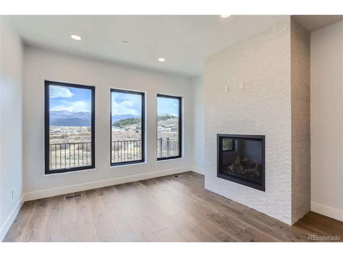 Photo of 1301 James Rd
