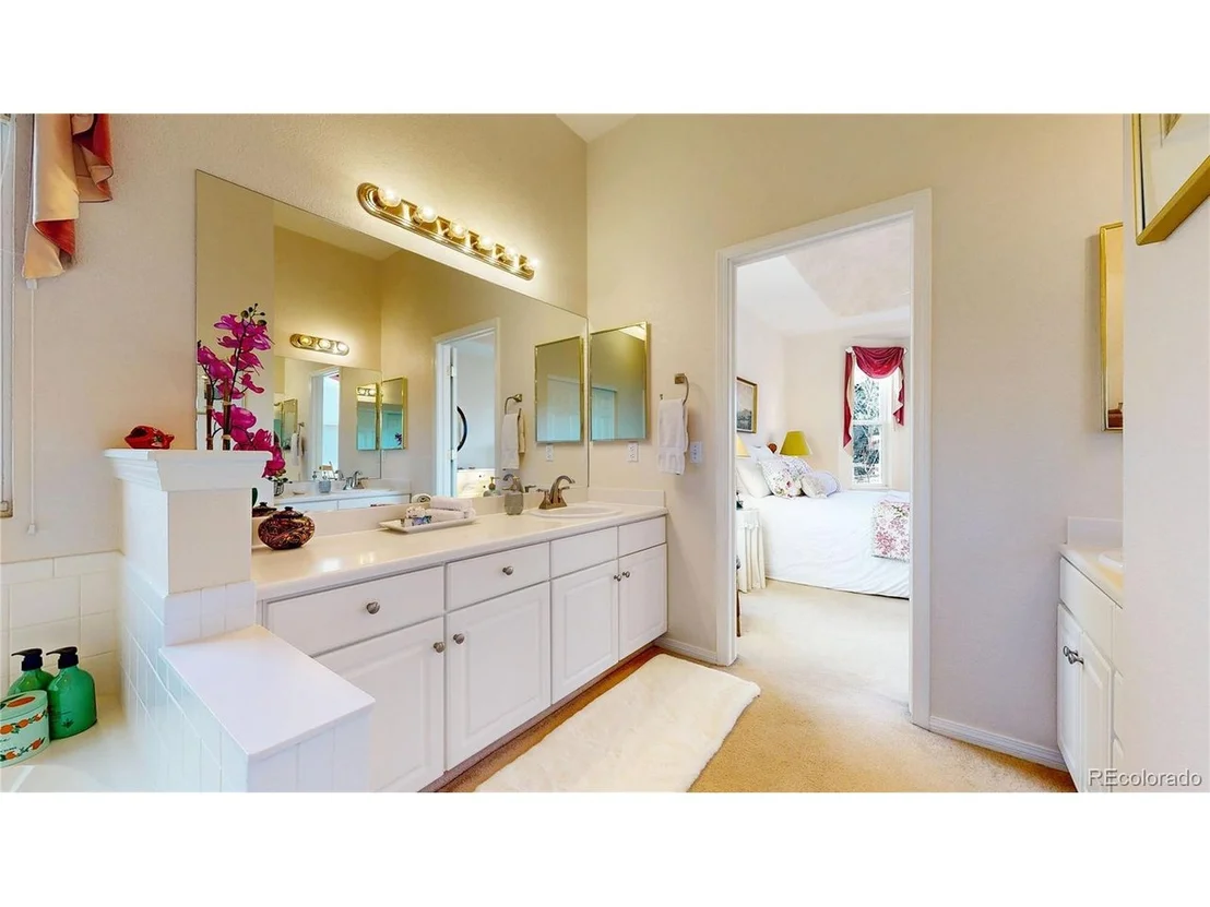 Photo of 1330 Iris Cir