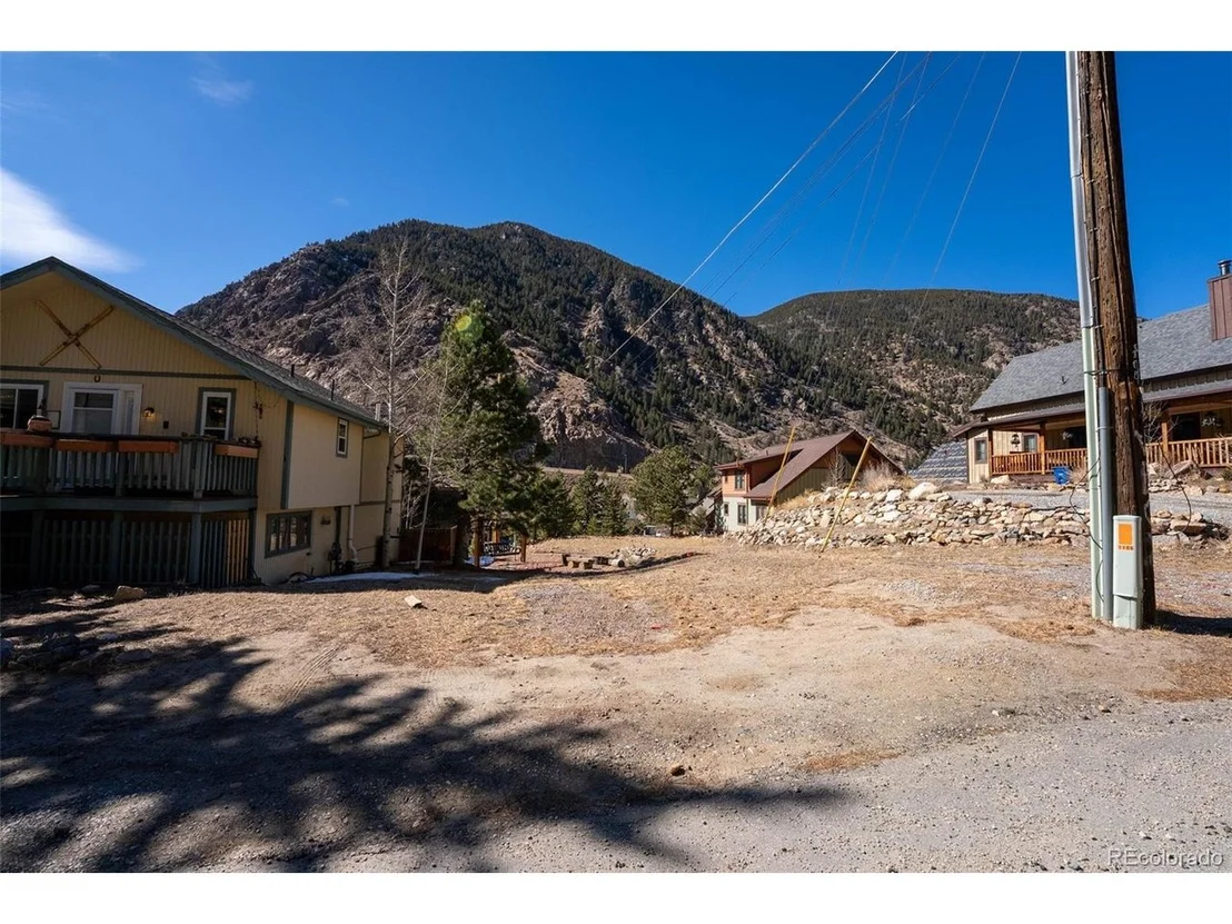 Photo of 1107 Main St