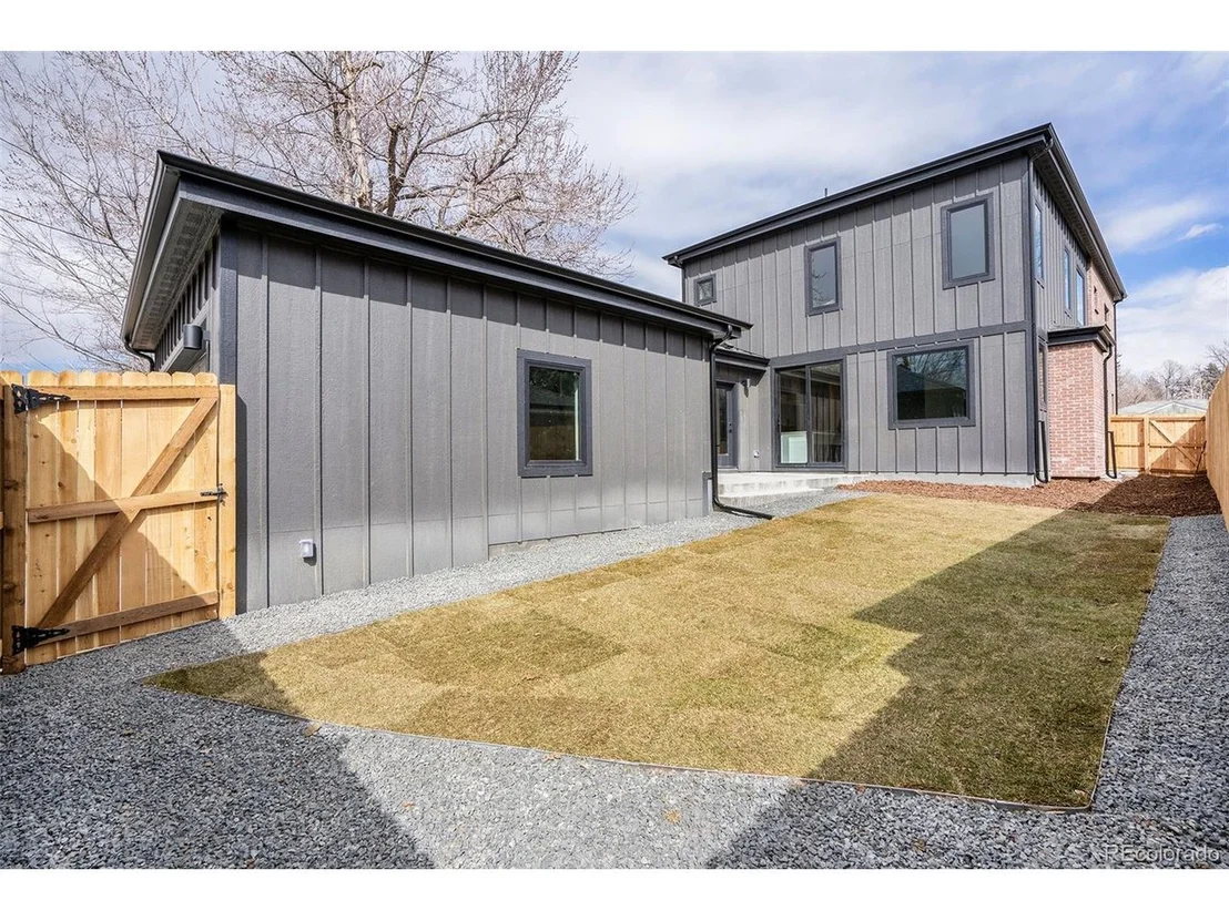 Photo of 1165 Locust St