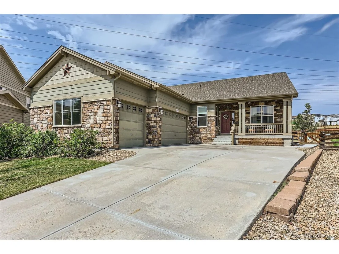 Photo of 22553 E Union Cir