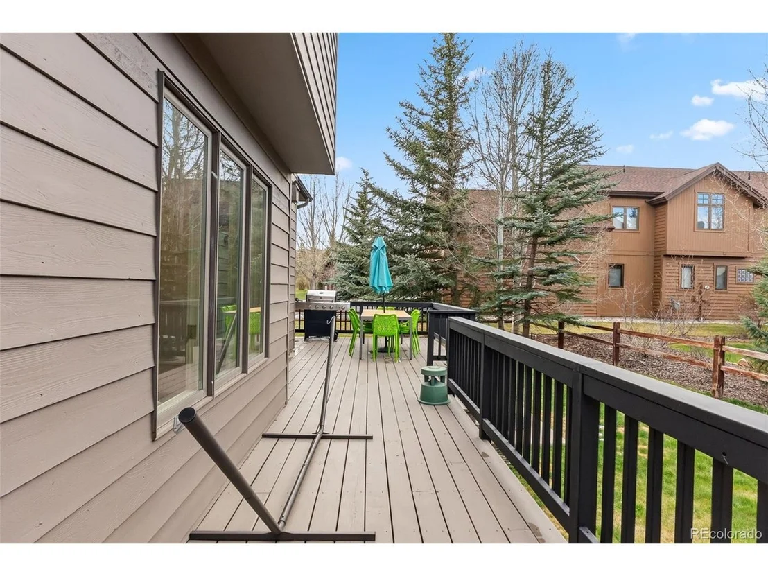 Photo of 1532 Legend Lake Cir