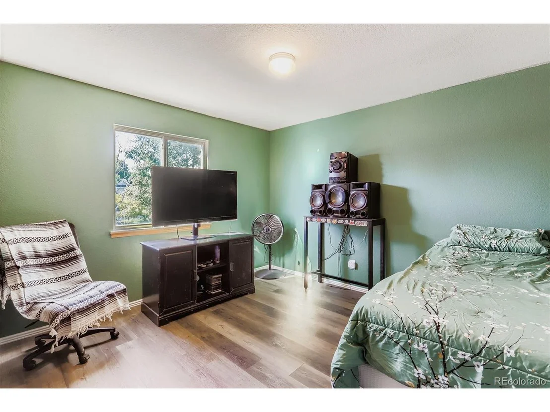 Photo of 6200 Sparrow Ave