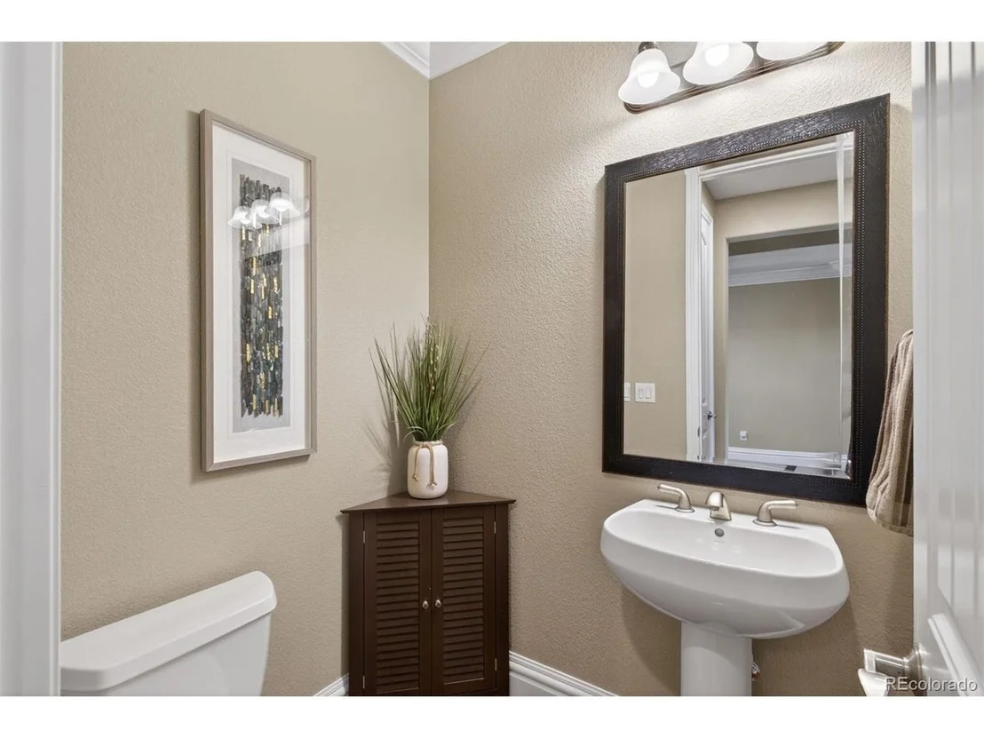 Photo of 479 Maplehurst Dr