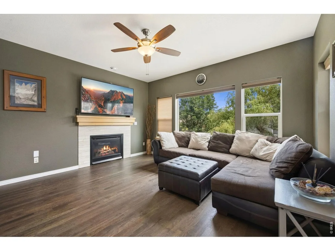 Photo of 405 Raymond Ct