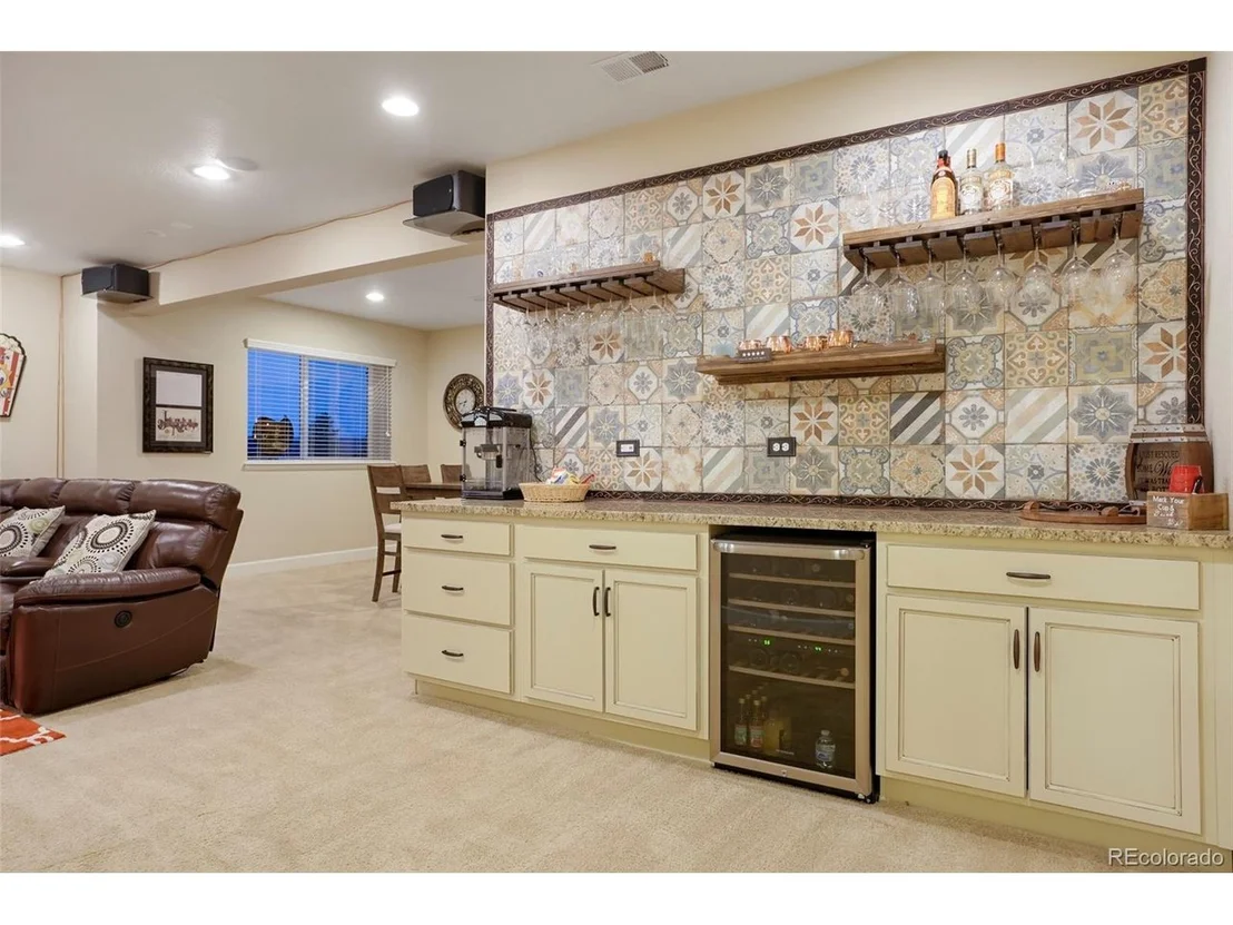 Photo of 7110 Oasis Dr