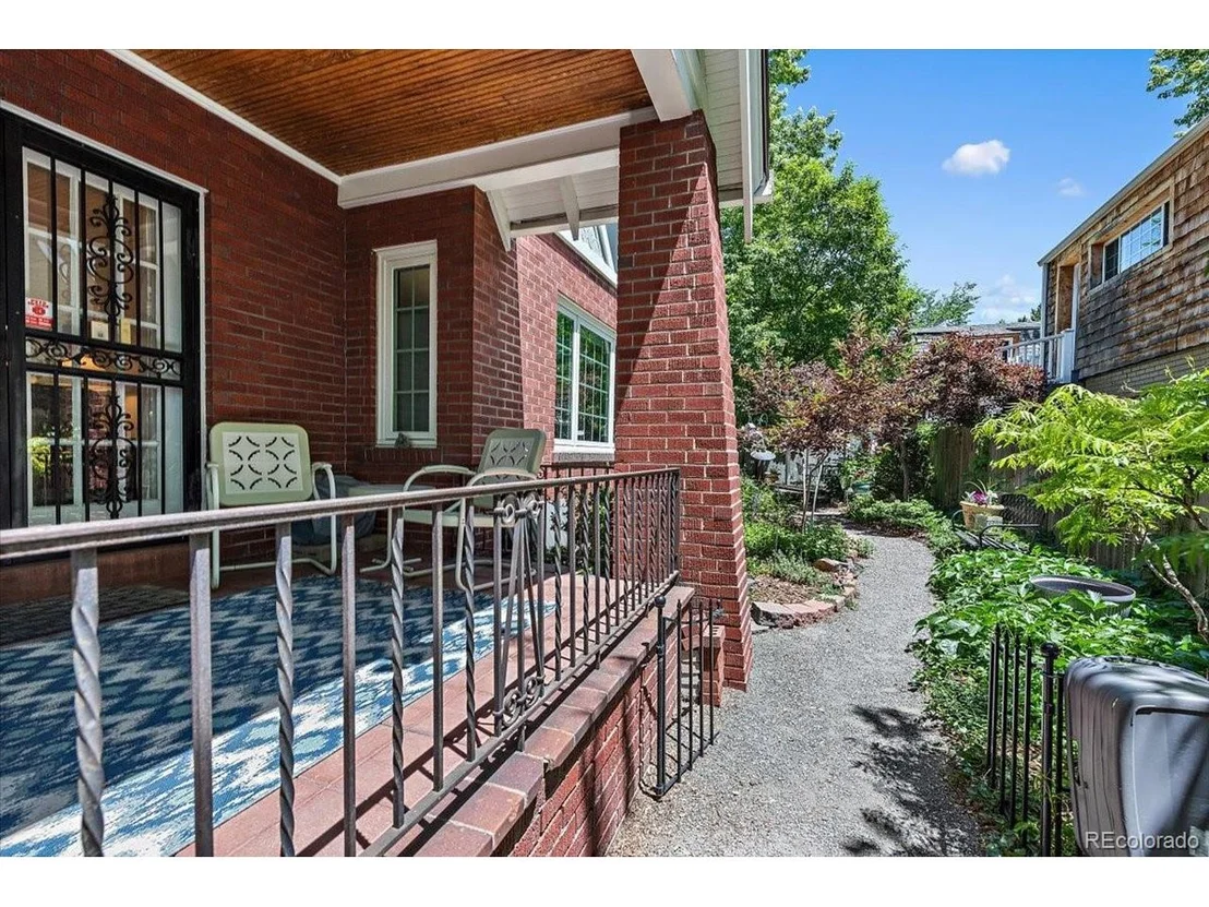 Photo of 244 Colorado Blvd