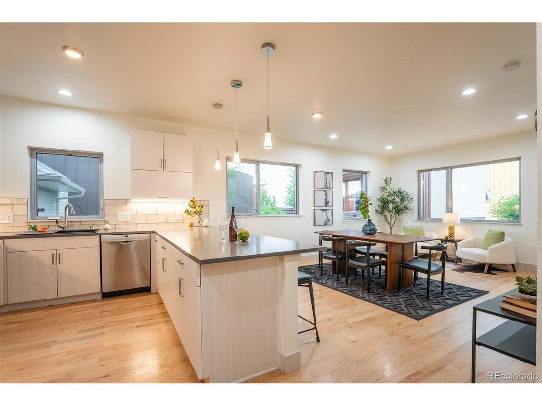 Photo of 6892 Juniper Ct