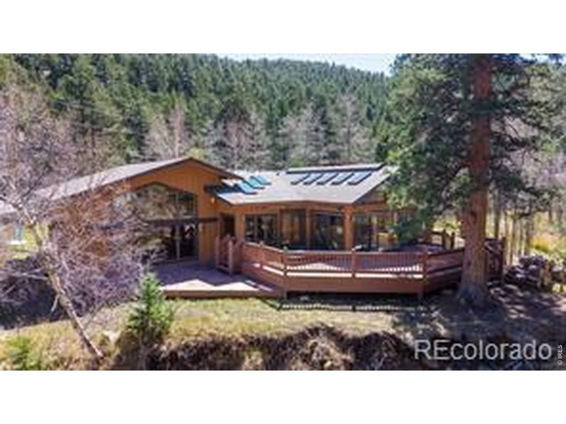 Photo of 746 Riverside Dr