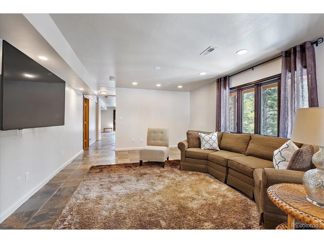 Photo of 81 Mountain View Dr
