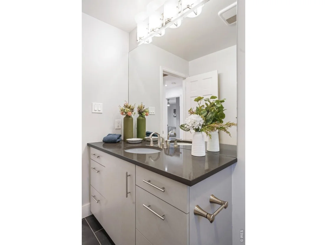 Photo of 200 Mohawk Dr