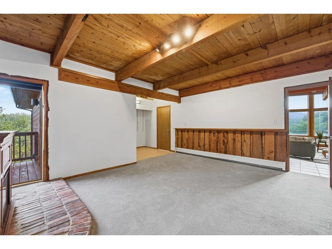 Photo of 8238 Sugarloaf Rd