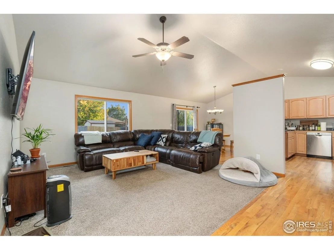 Photo of 305 Amber Dr