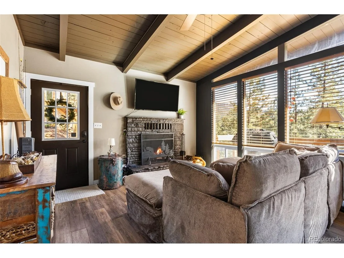 Photo of 15185 Rainbow Dr