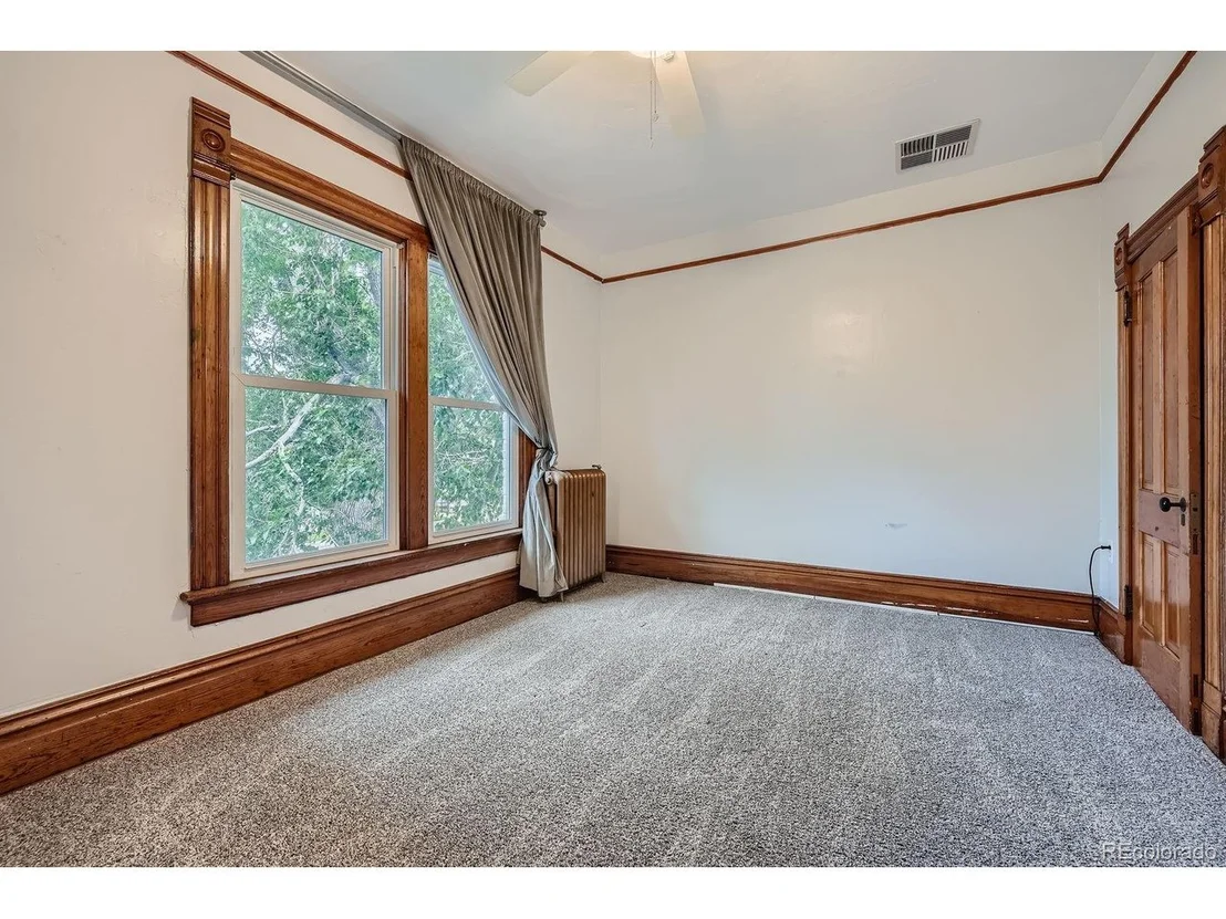 Photo of 5127 Lowell Blvd