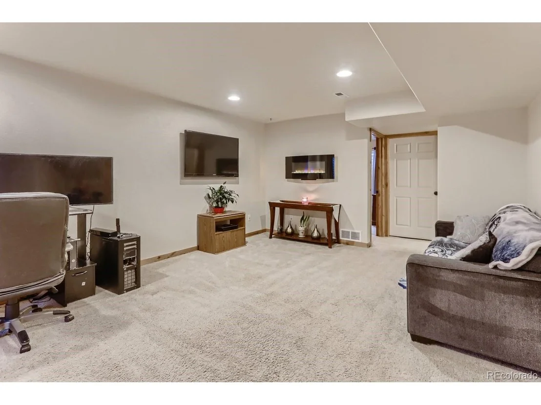 Photo of 451 Sundance Dr