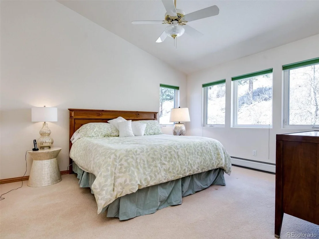 Photo of 180 Nuthatch Rd