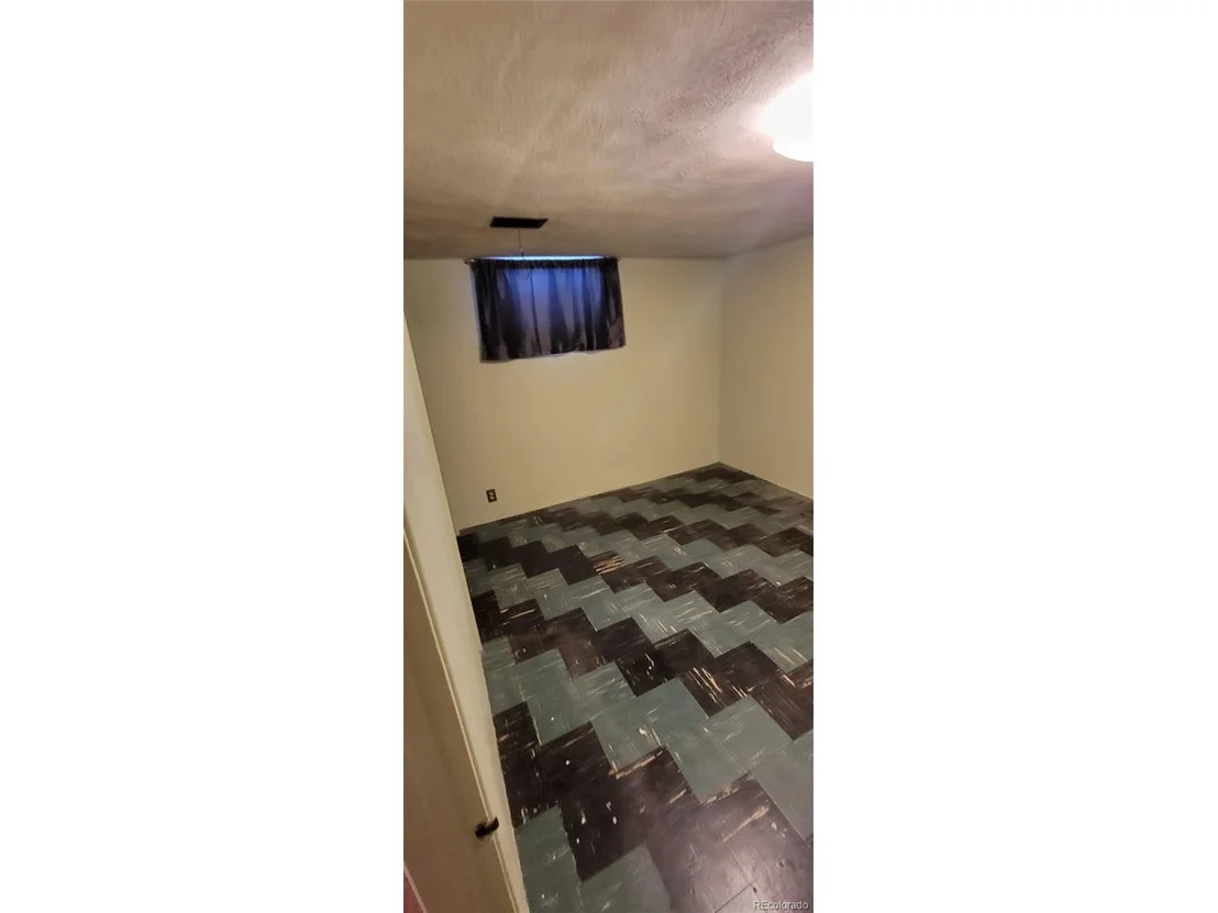 Photo of 5460 Independence St