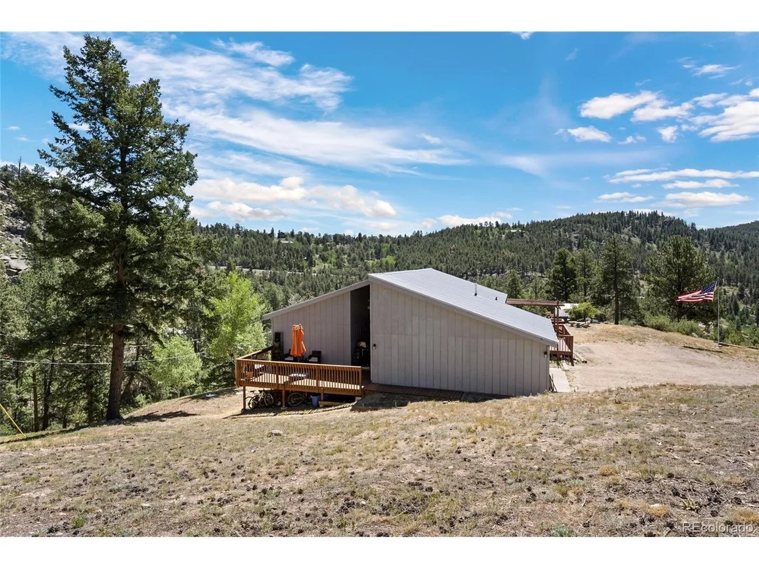 Photo of 1729 Crow Valley Rd