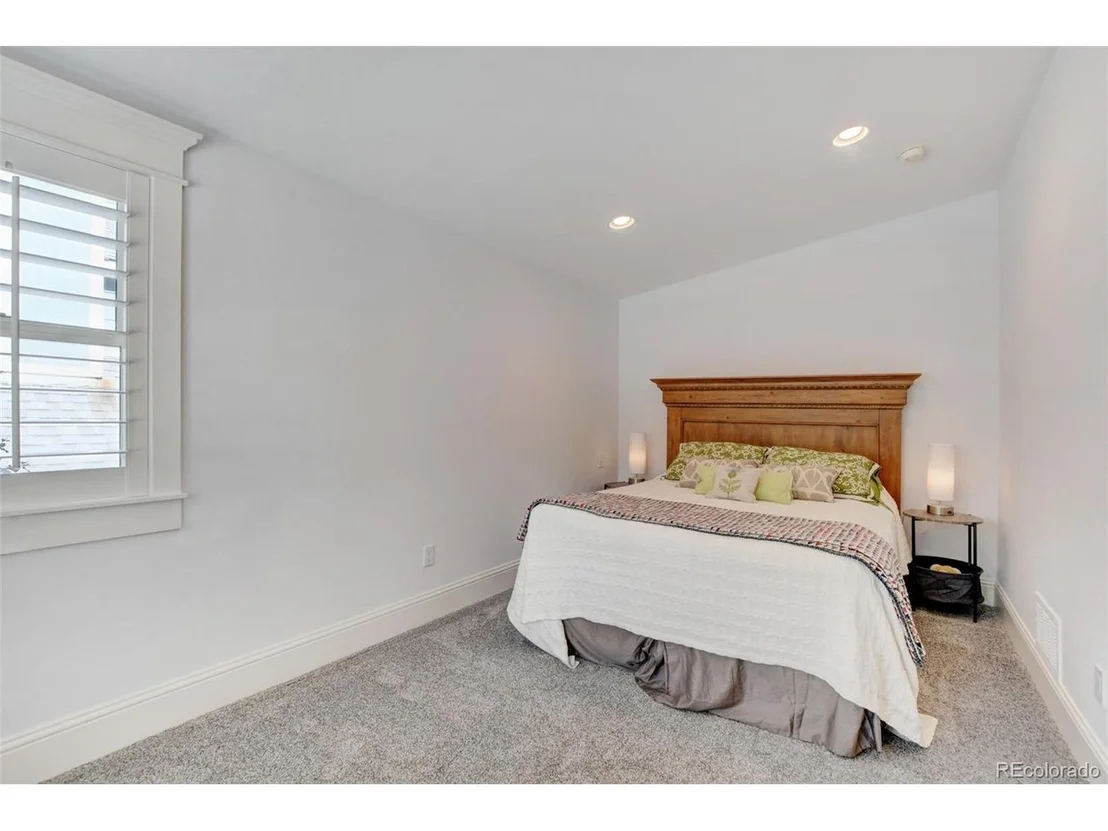 Photo of 1719 Mapleton Ave