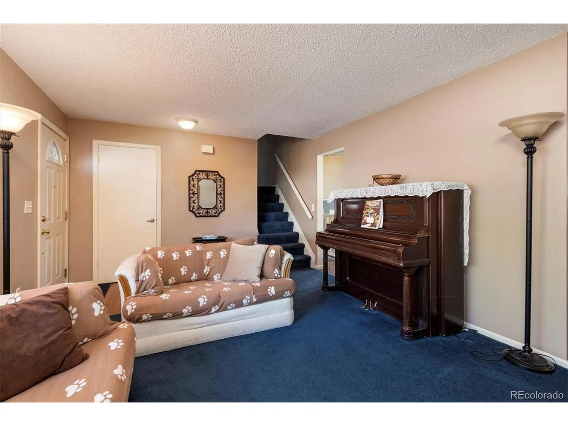 Photo of 10951 Kendall Dr