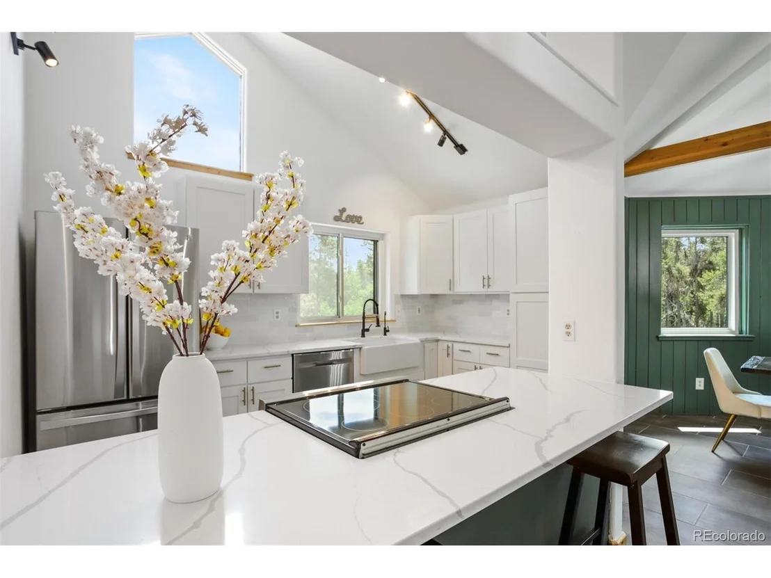 Photo of 1110 Circle 73