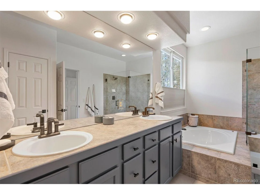 Photo of 31415 Forestland Dr