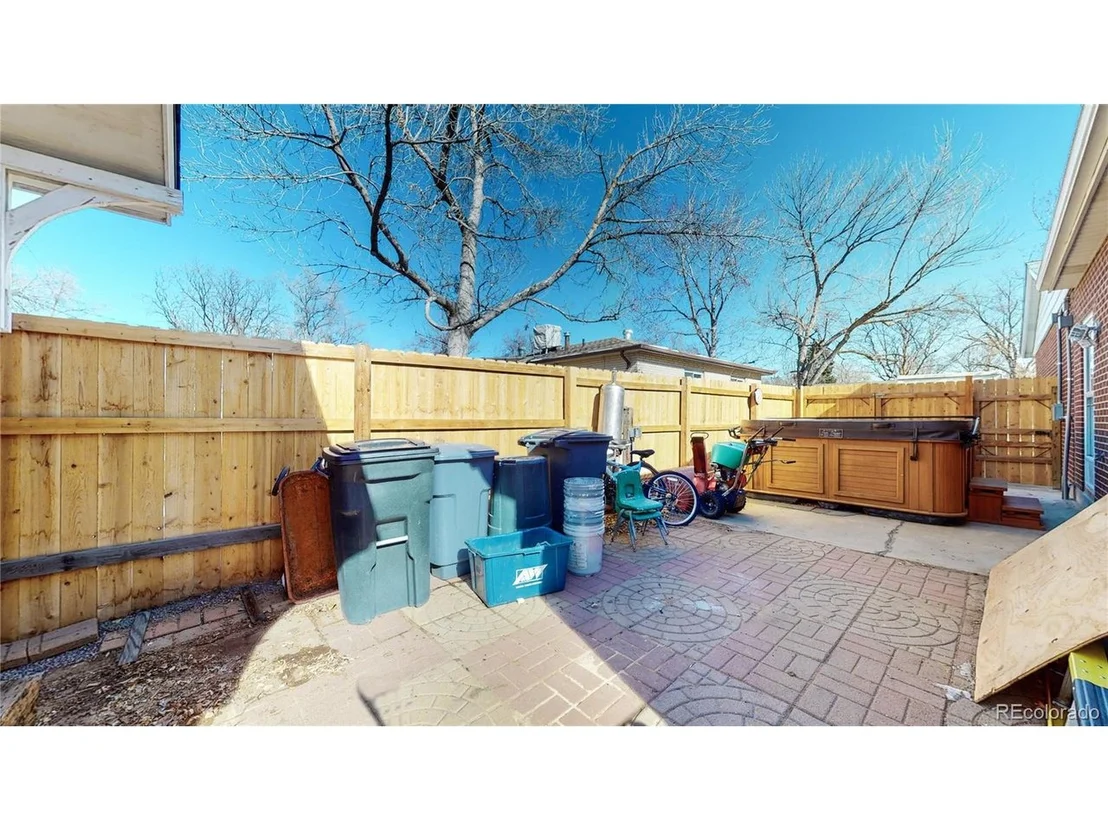 Photo of 6553 Kipling St