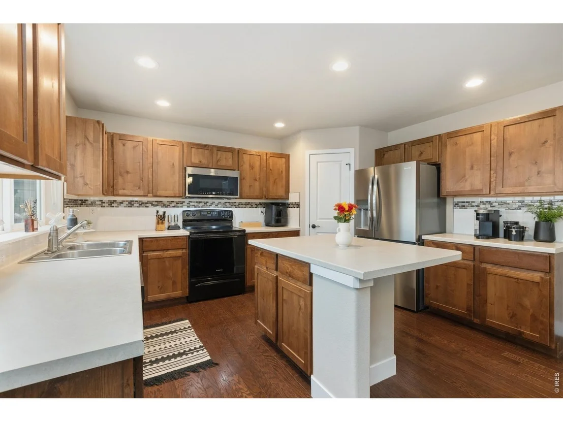 Photo of 2286 Golden Way