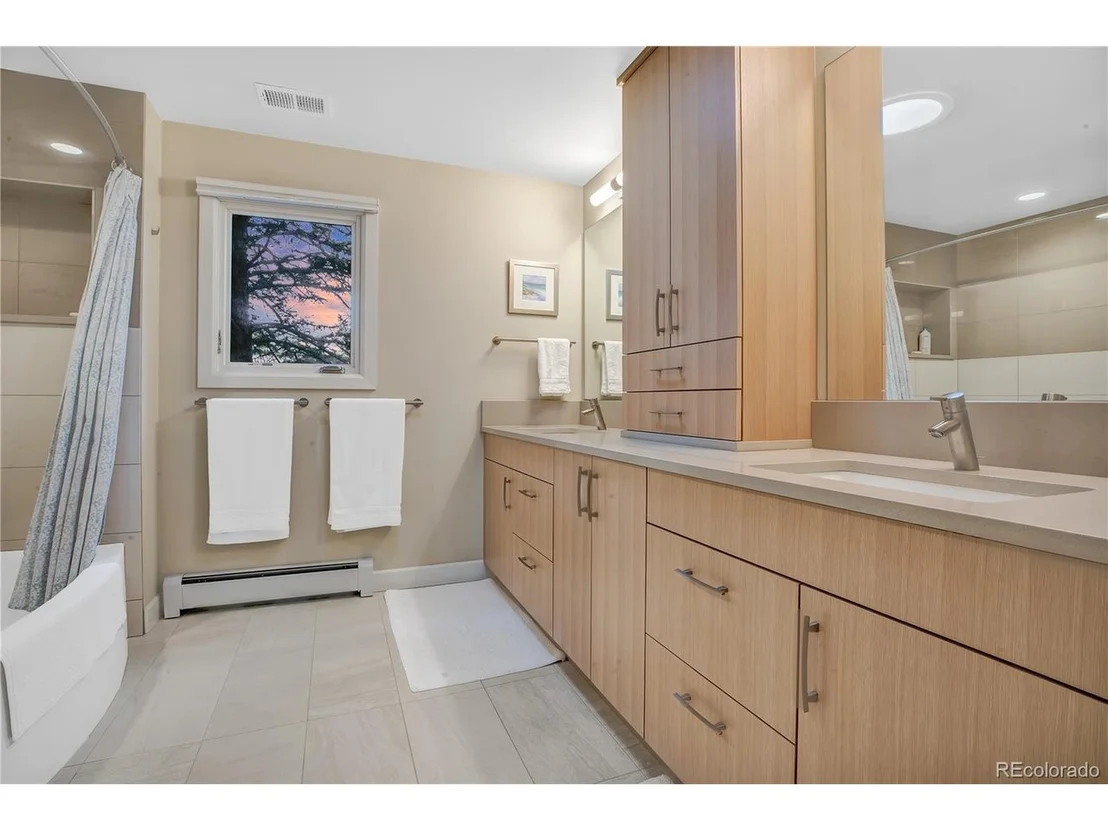 Photo of 6647 Apache Ct