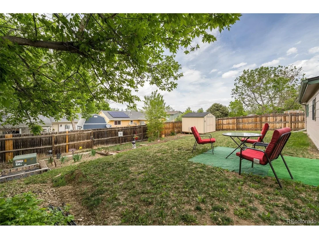 Photo of 215 Summit Cir